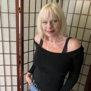 Meet your Posher, Anya